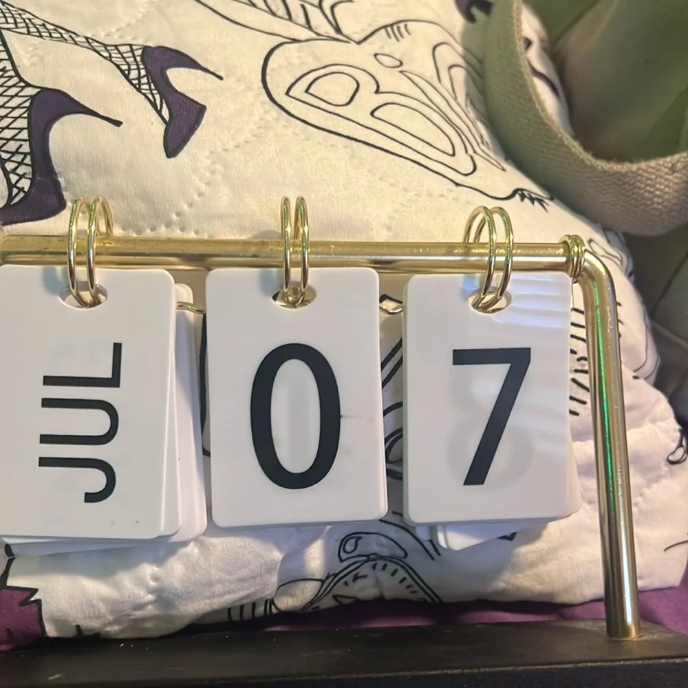 Desk calendar